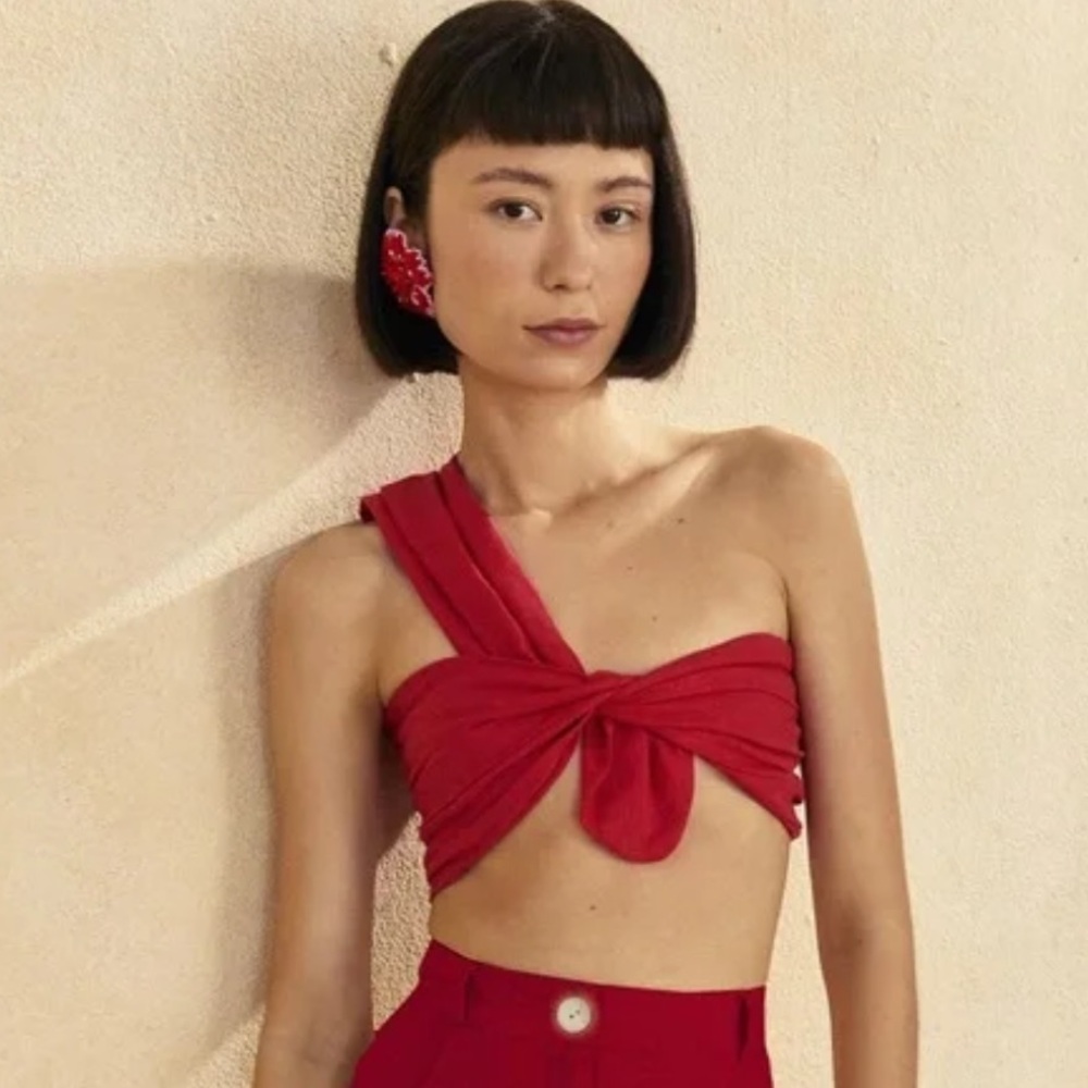 FARM RIO RED TWISTED TOP NWT